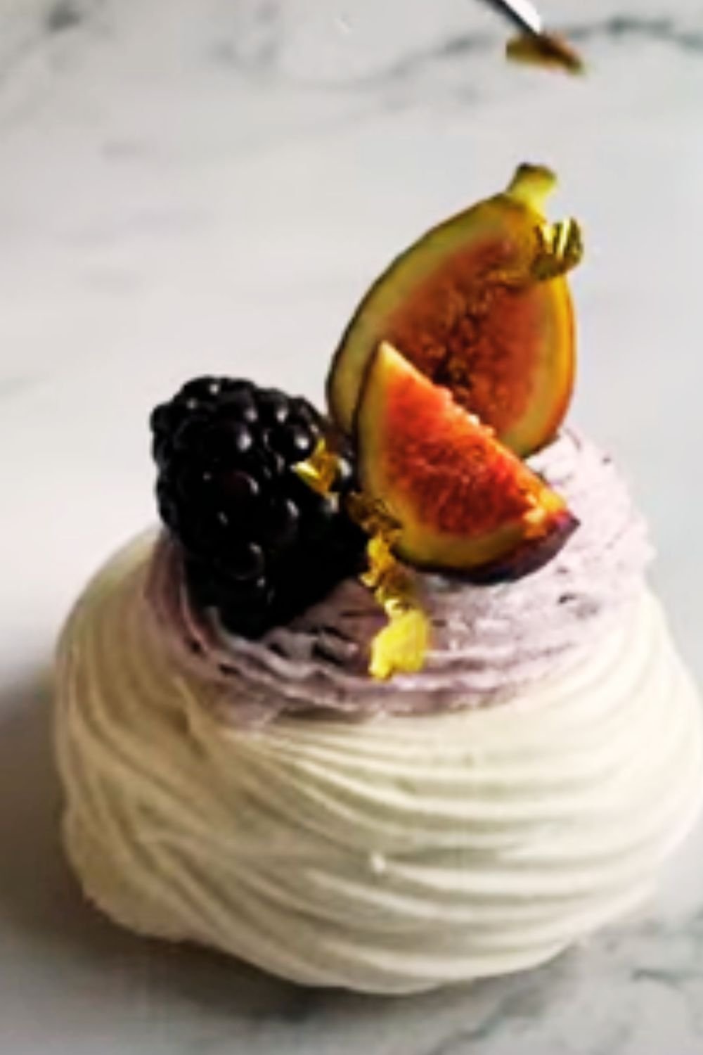 Blackberry Pavlova Paradise: A Sweet Symphony of Meringue and Summer Berries